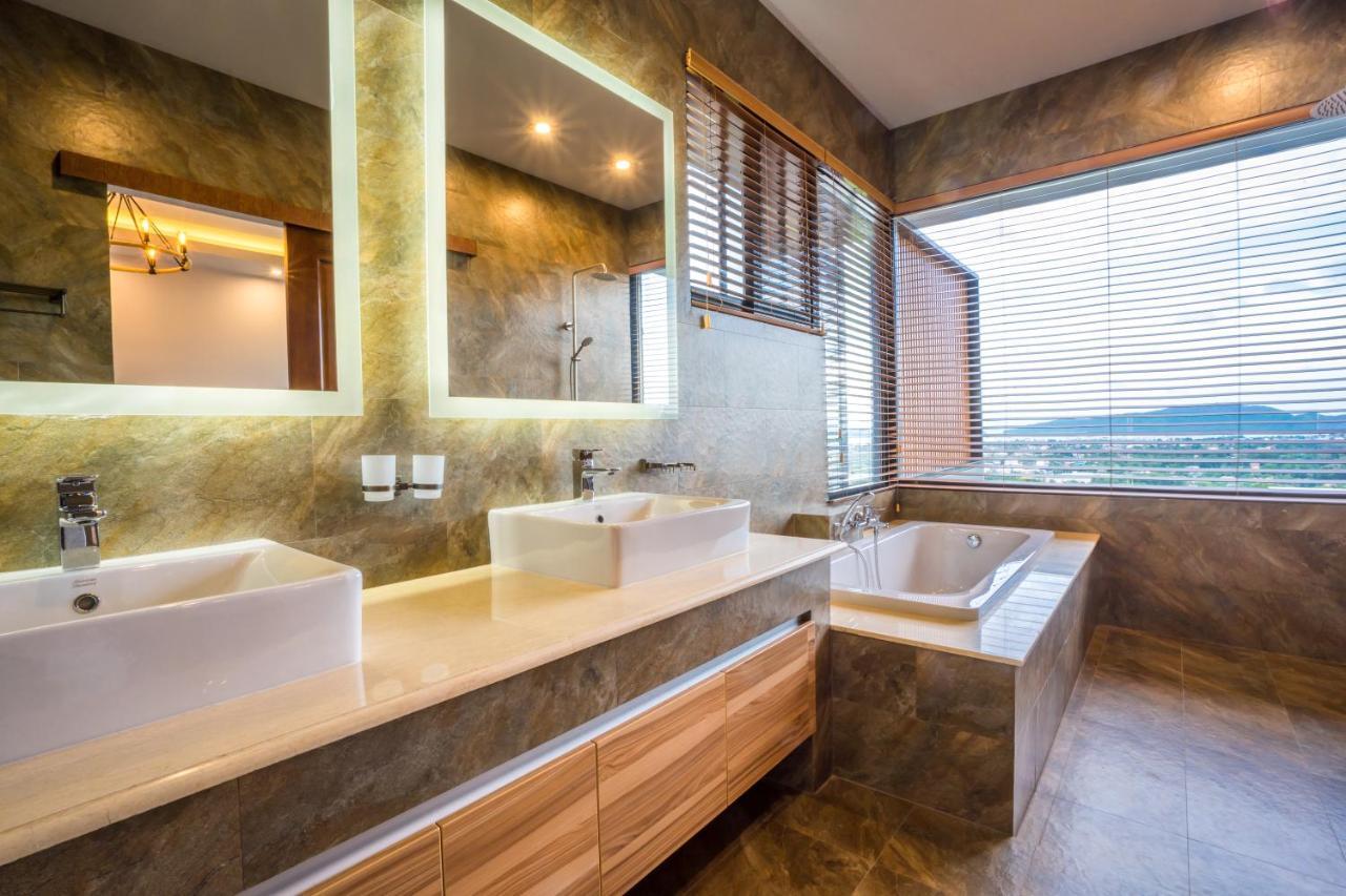 Villa Nakara Hill Phuket *