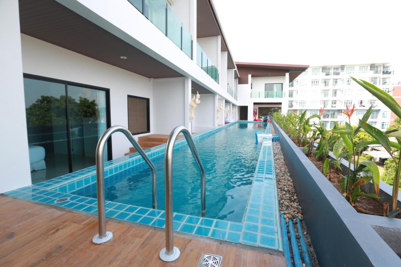 The Thames Pool Access & - Sha Extra
