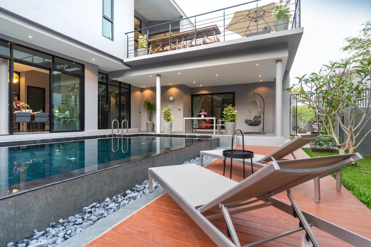 La Belle Pool Phuket - Away From *