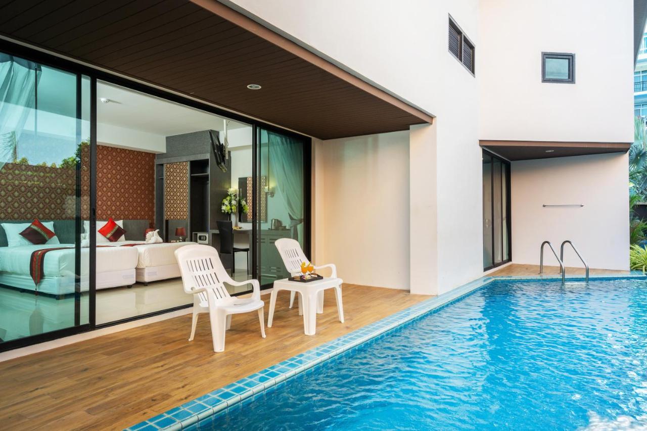 The Thames Pool Access & - Sha Extra