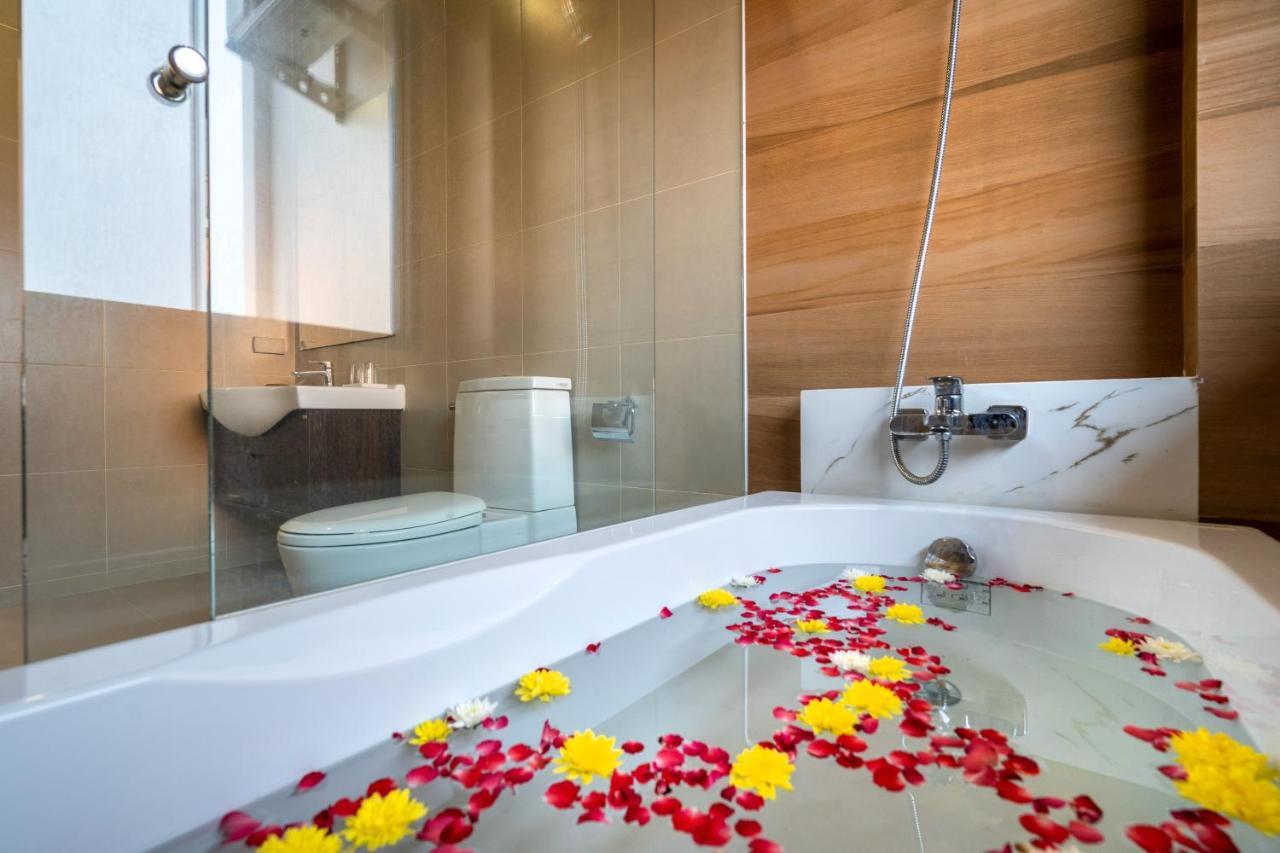 The Thames Pool Access & - Sha Extra 4* Chalong