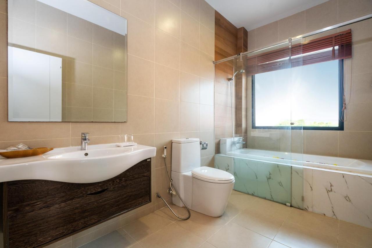 The Thames Pool Access & - Sha Extra Hotel 4*
