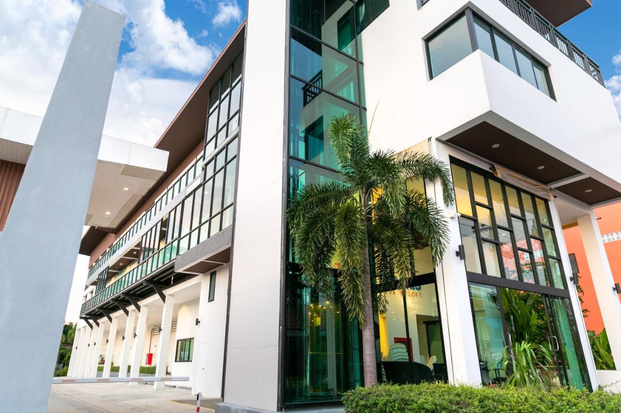 The Thames Pool Access & - Sha Extra Hotel Chalong