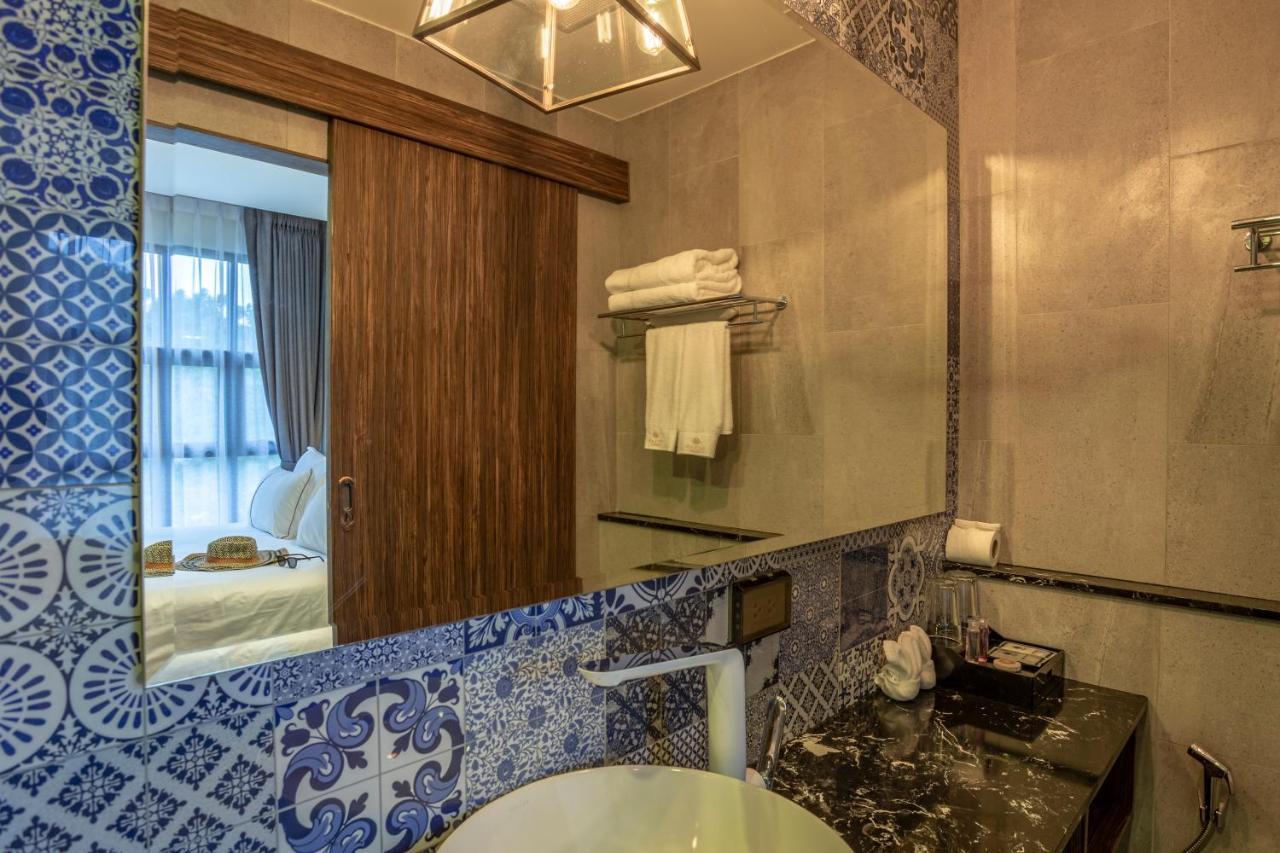 Hotel Surin Beach Residence