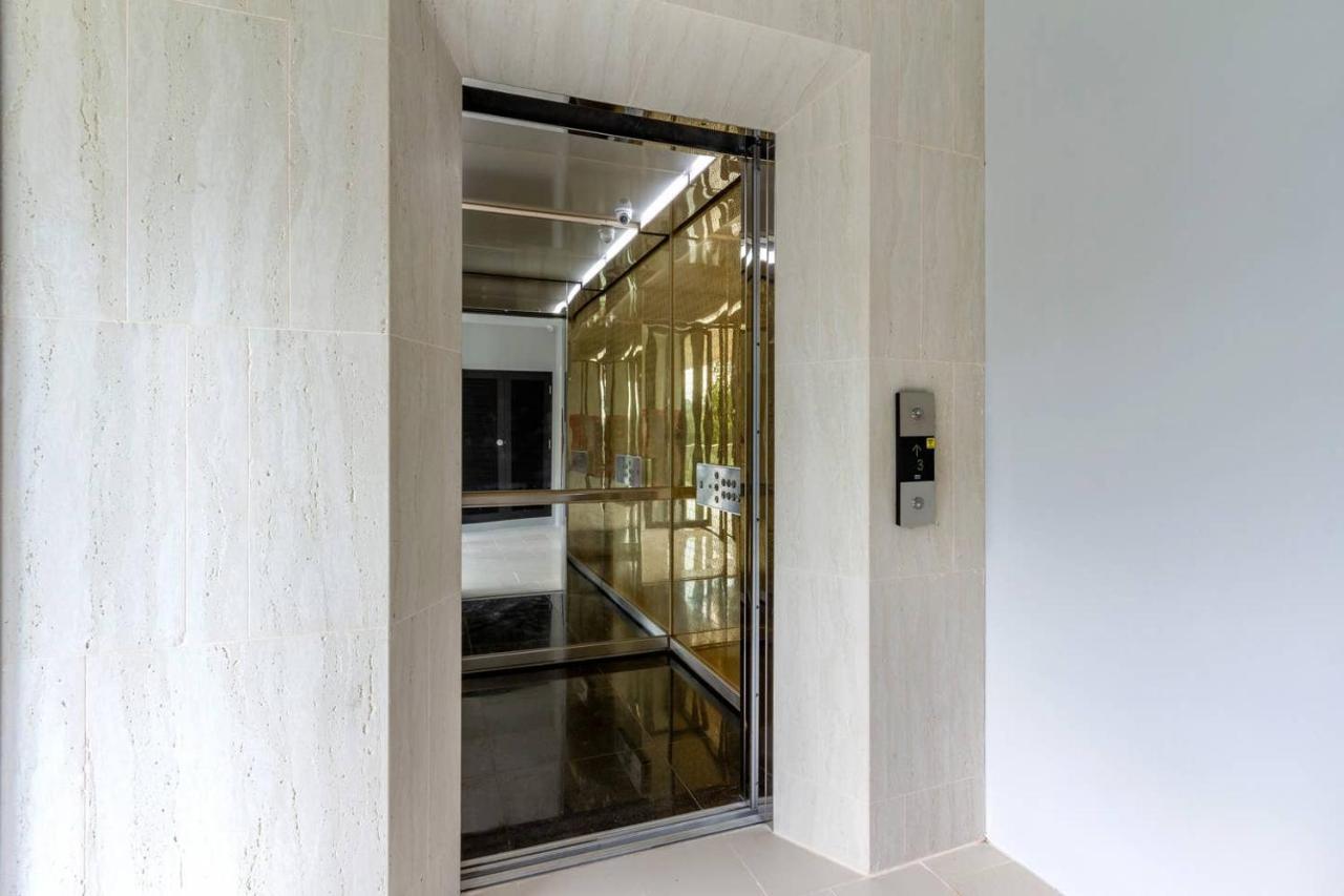 Apartment Palmyrah Surin, Modern 1br With Terrace, 150 Meters To