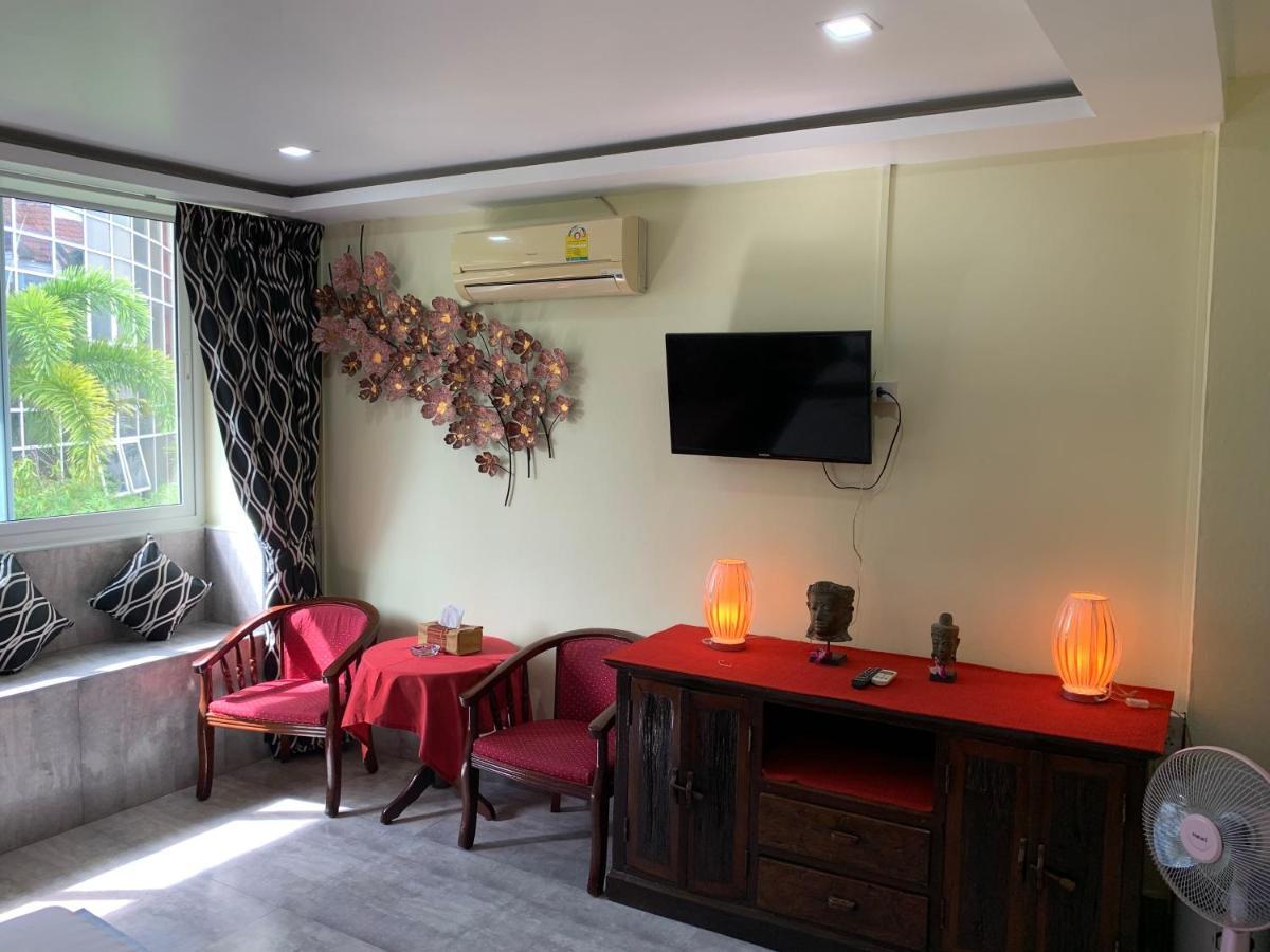 Fong Kaew And Baan Nang Fa Guest house