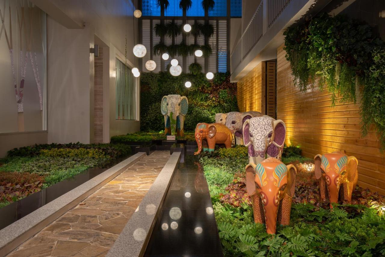 Ramada By Wyndham Phuket Deevana
