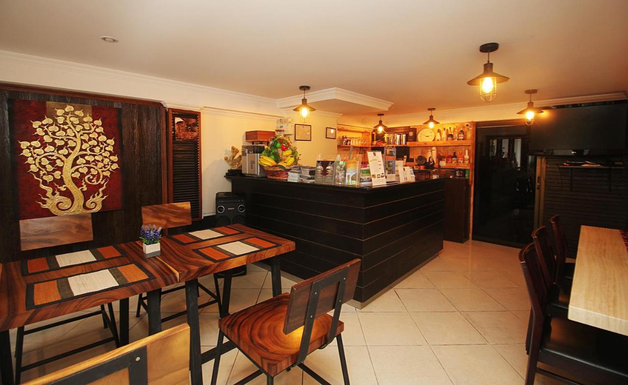 Hotel Sky Silk Decoration House Patong