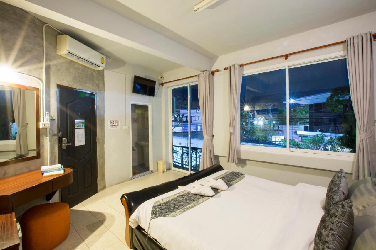 Beehive Old Town Hostel