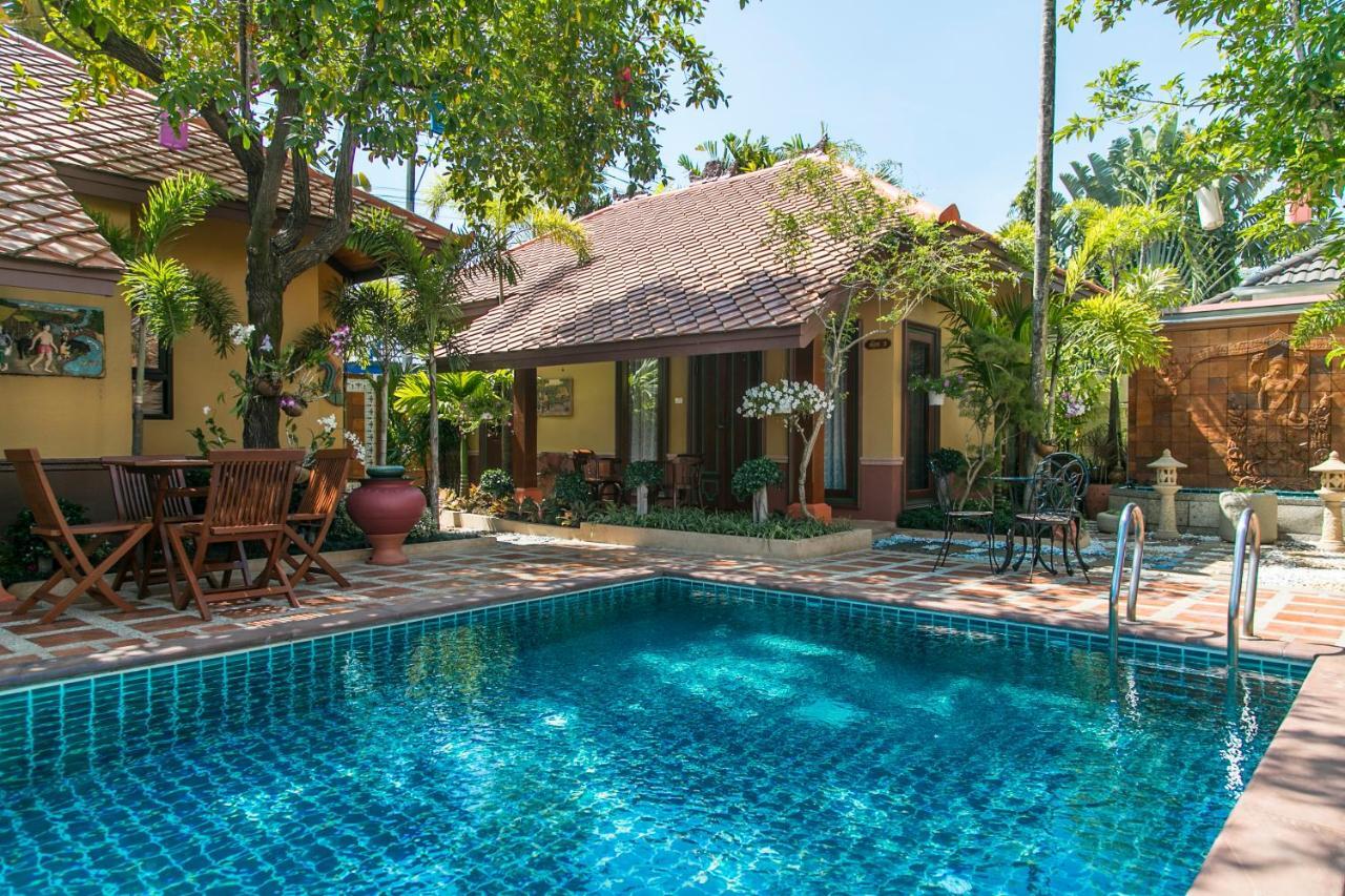 West Key * Kamala Beach