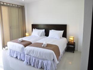 Hotel Baan Oui Phuket 2*