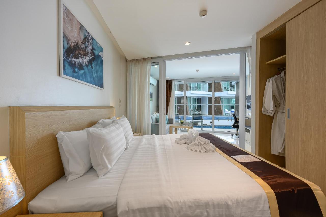 Hotel The Beachfront Phuket 5*
