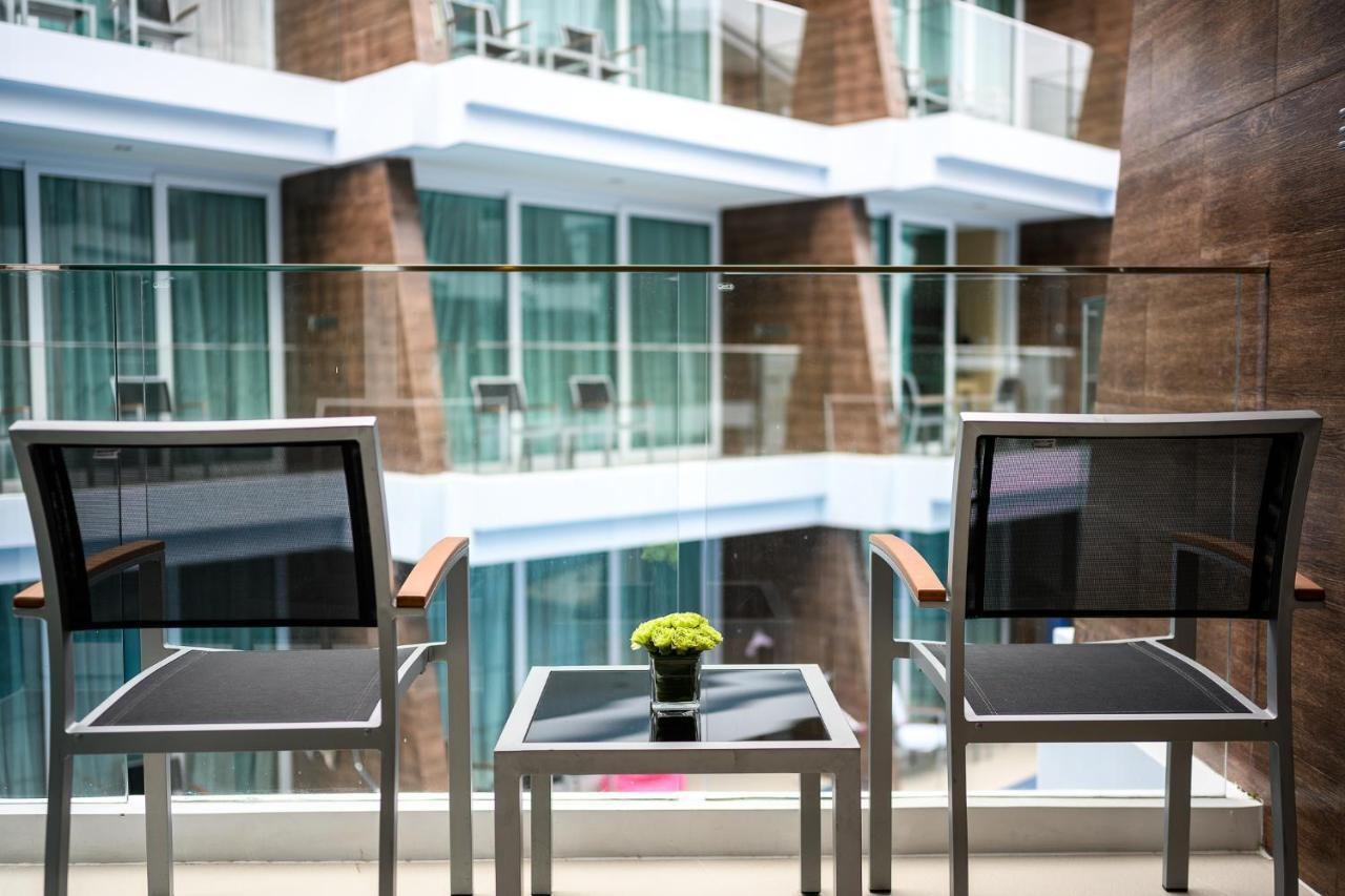 Hotel The Beachfront Phuket Rawai