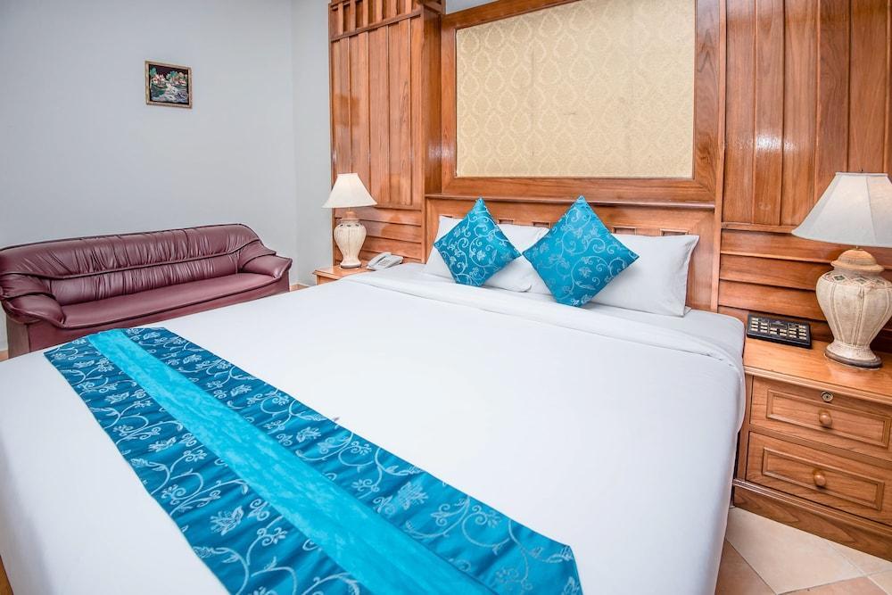 Tony Resort