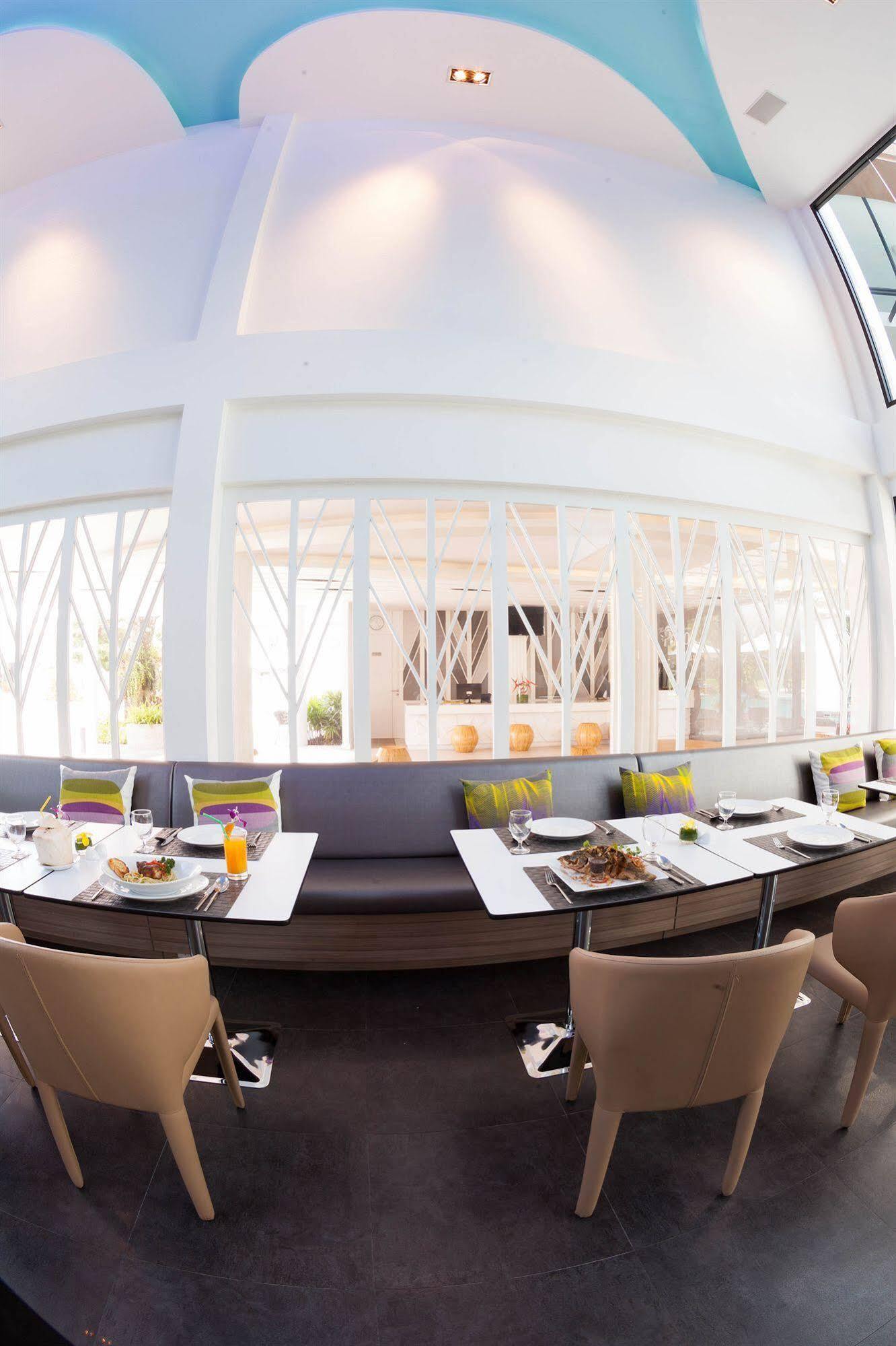 Hotel The Pago Design Phuket-sha