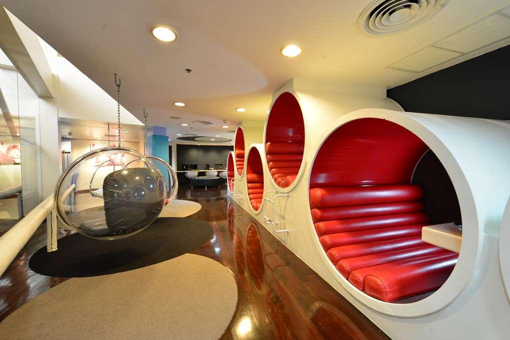 Radisson Red Phuket 5*