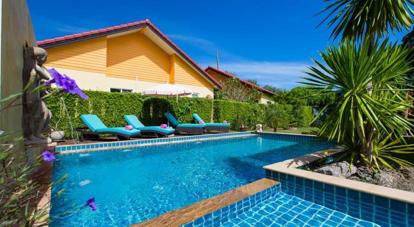 Resort Lemon Tree Naturist Naiharn Phuket