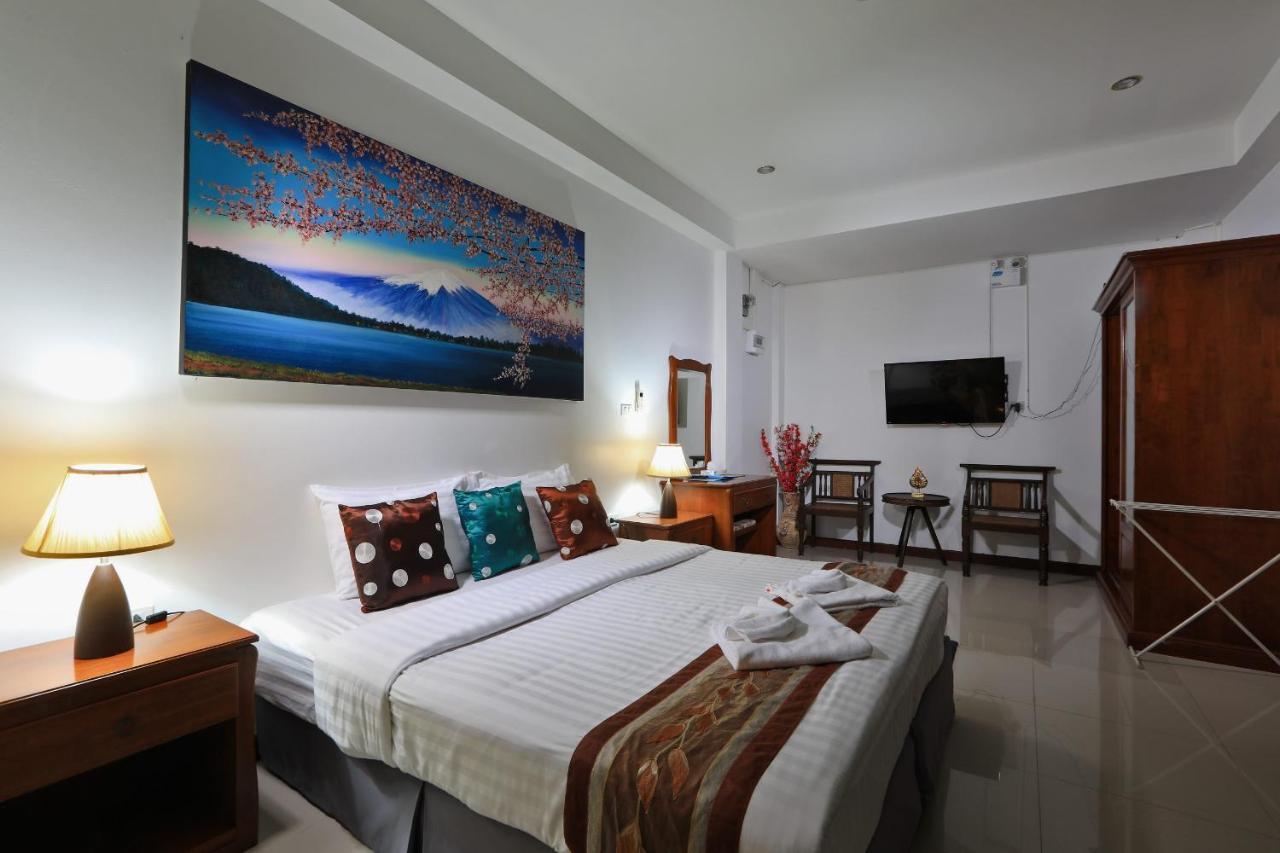 Palm Oasis Apartamento *