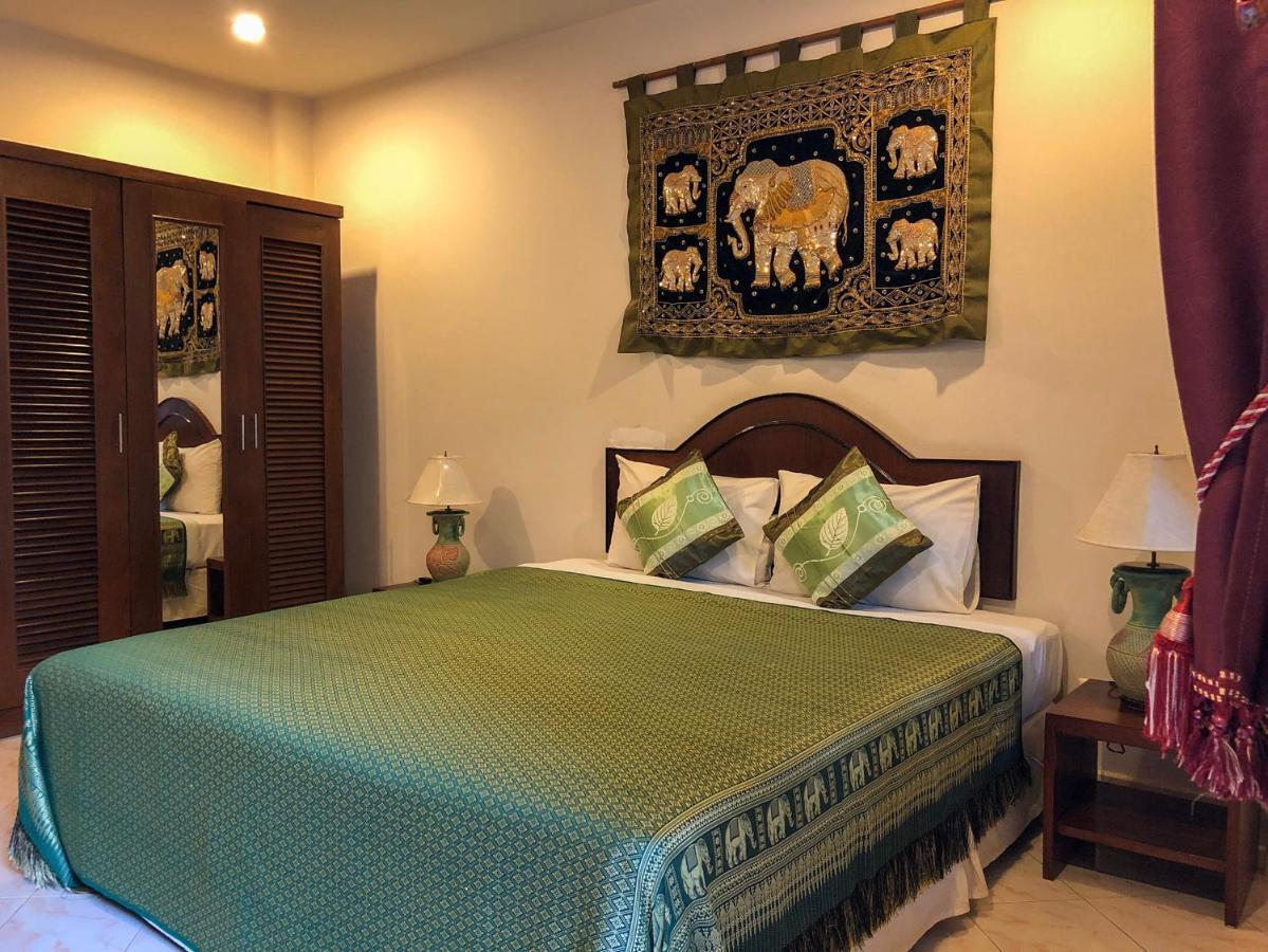 Ginis Hotel
