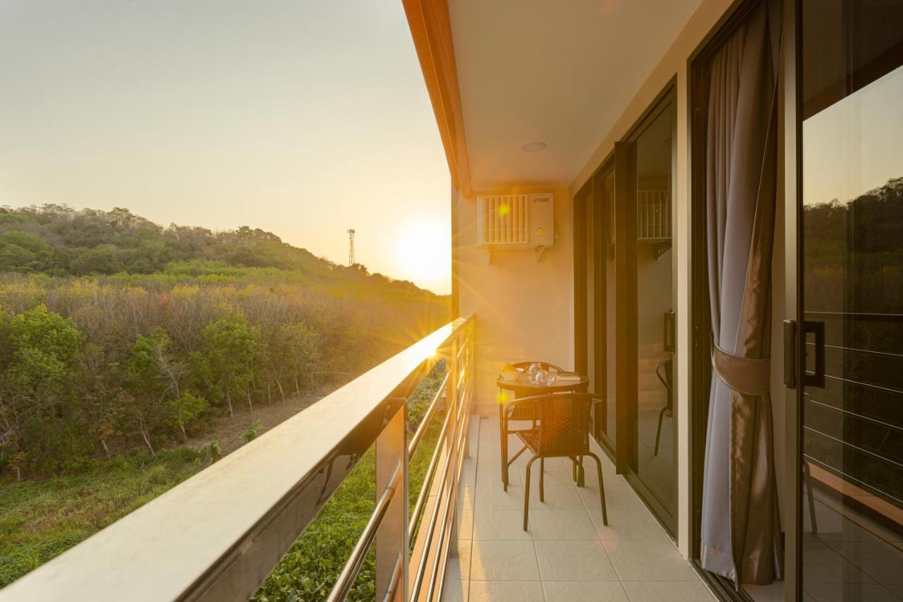 Naiharn Pearl By Holy Cow, 1-br, Courtyard View Nai Harn