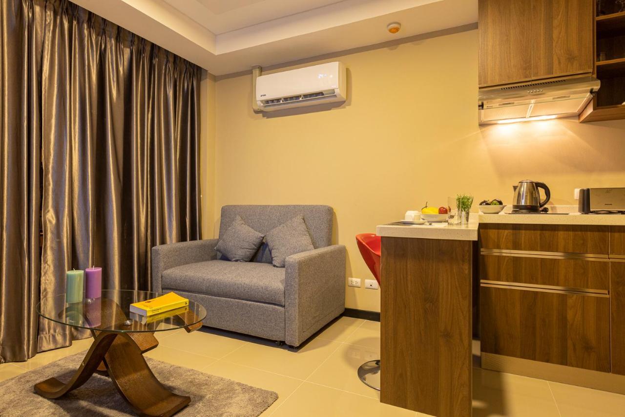 Naiharn Sea By Holy Cow, 1-br, Mountain View Apartment