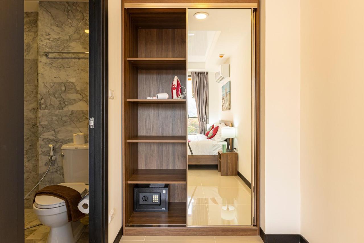 Apartment Naiharn Sea By Holy Cow, 1-br, Mountain View Nai Harn