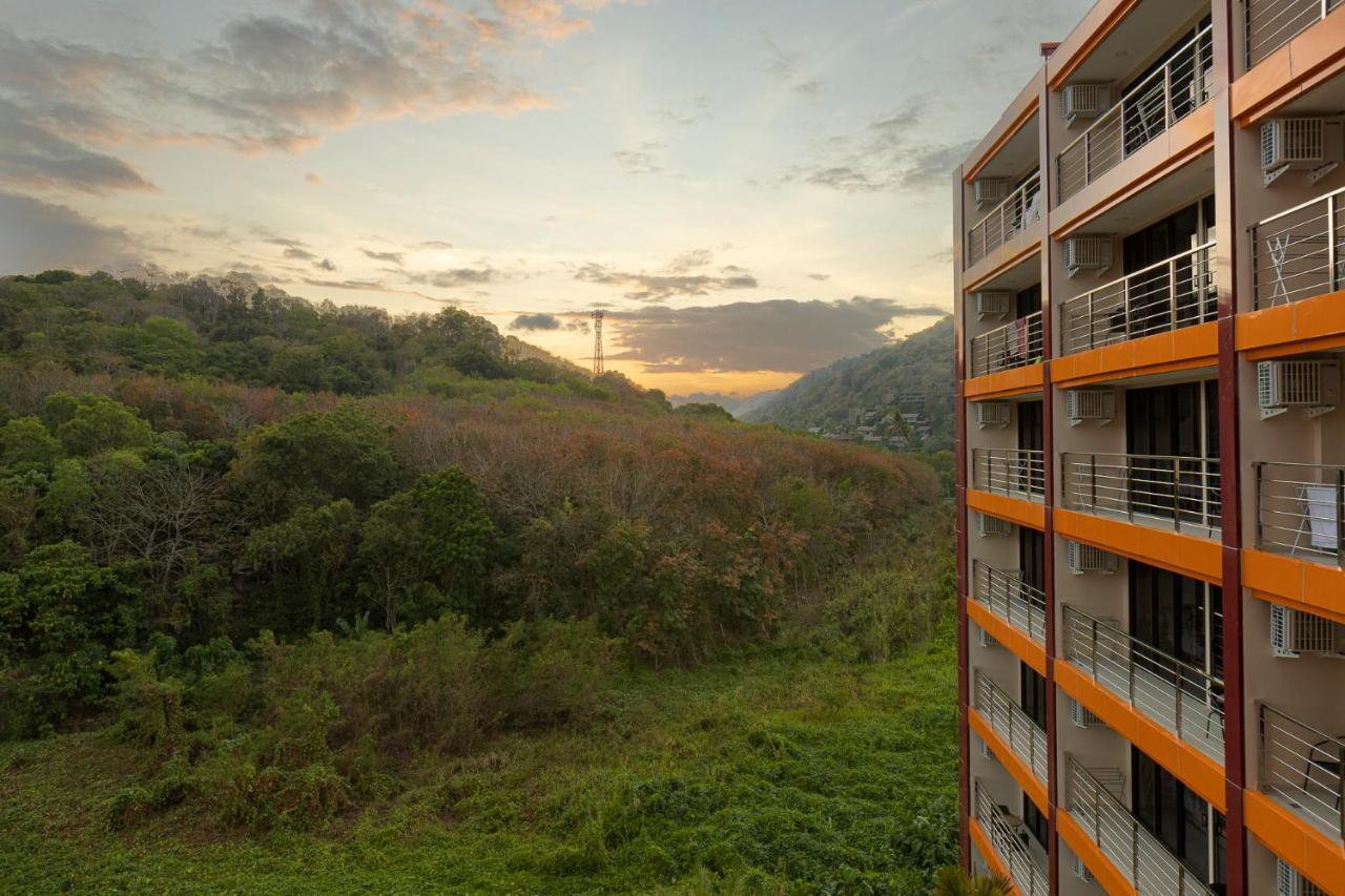 Apartment Naiharn Sea By Holy Cow, 1-br, Mountain View