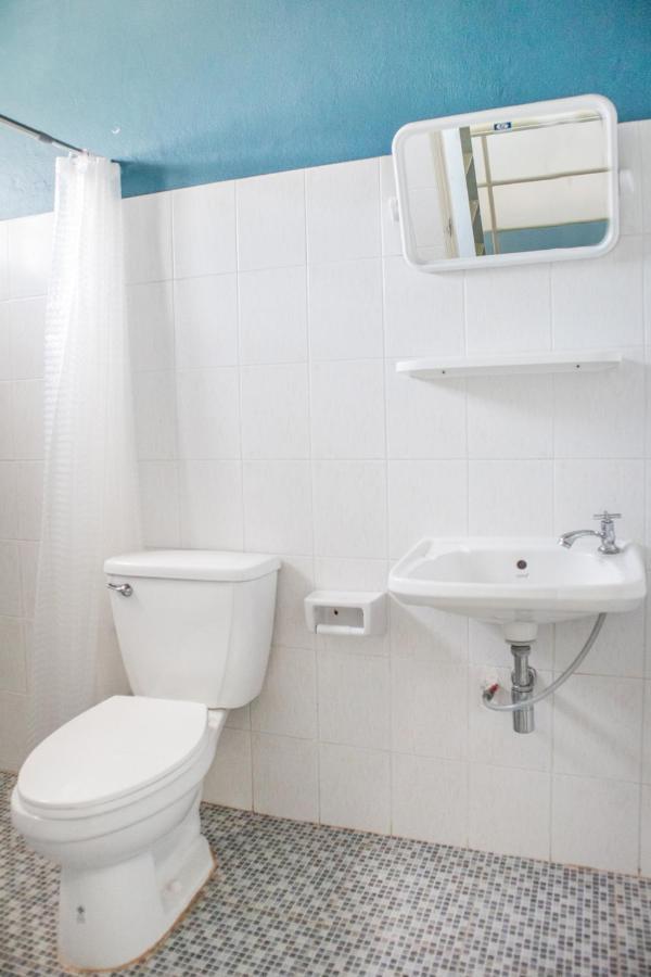 Oyo 617 Tira Phuket Hostel