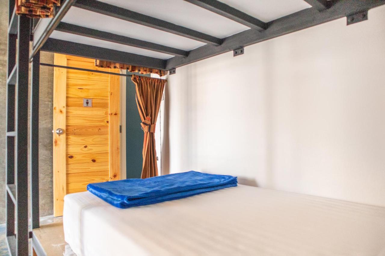 Hostel Oyo 617 Tira Phuket *