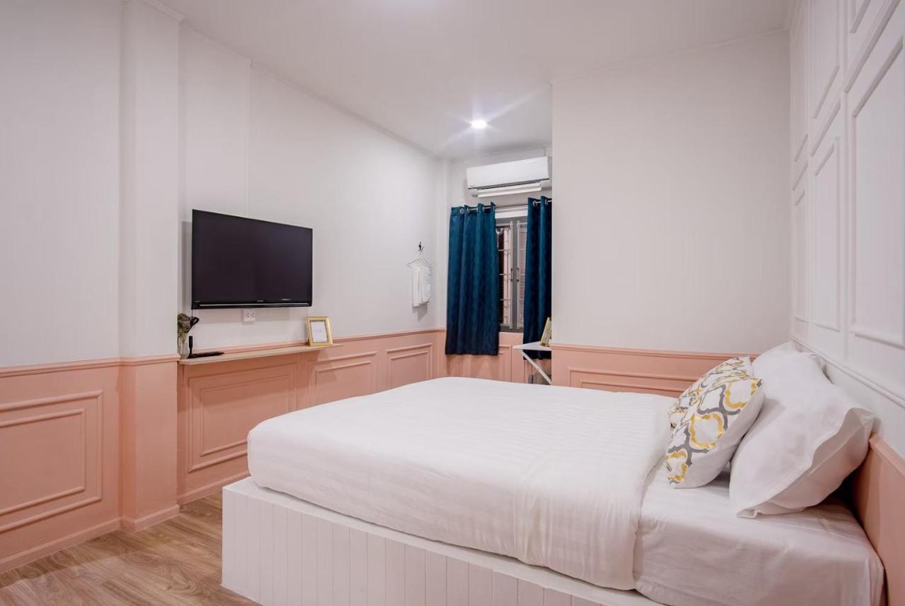Isara Boutique And Cafe Phuket