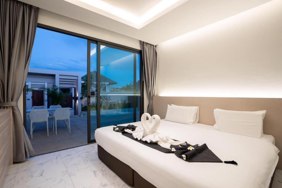 Bed & Breakfast Gold Chariot Pool Phuket