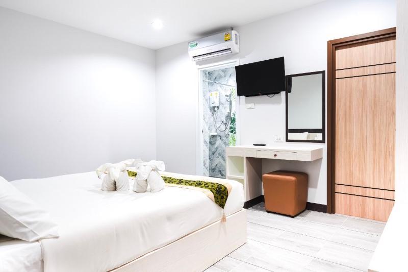 Hotel Neptuna Hotel By Maduzi Phuket