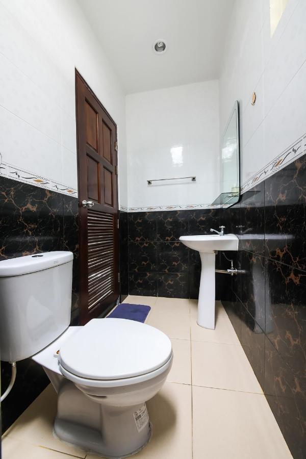 Oyo 368 Aoi Phuket