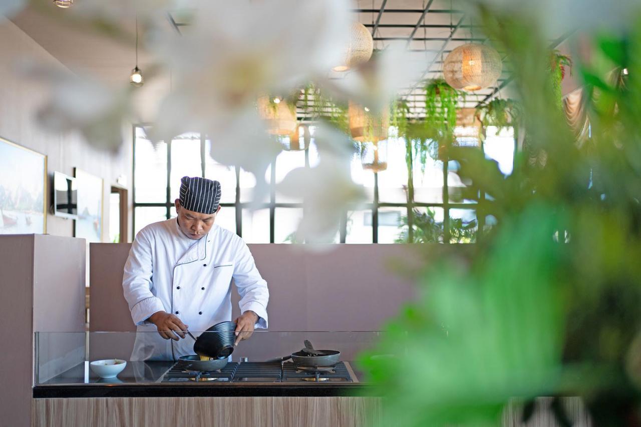 Gold Chariot Pool Villa, Phuket - Sha Certified Villa Strand Bang Tao