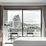 Suite Studio Apt With Hot Tub Bath In Front Pa Tong Beach