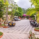 Coconut Resort Hotel
