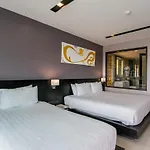 Suite Large Studio Apt With Hot Tub Bath In Front Pa Tong Beach