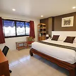 Summer Breeze Hotel
