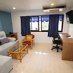 Summer Breeze Hotel