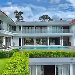 Paradise Heights Villa