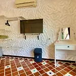 Sunshine Guesthouse And Diving School