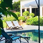 Summer House,Shared Pool, Private Bathroom And Kitchen