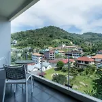 Chic Condominium By Redfox Hospitality