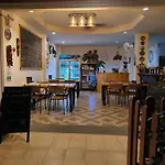 Seven Seas Hotel