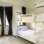 Montana Hotel & Hostel Phuket