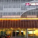 Comfy M.U.Den Patong Phuket