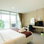 Tri\'S Miracle Kata Beach Side