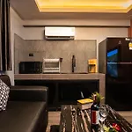 3 Double U - Kalim Sea View