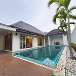 Luxury Pool Villa In Phuket