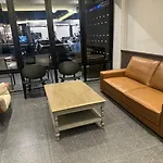 Leon\'S Loft House